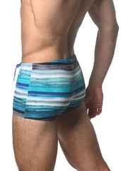 Badehose mit Aquarellstreifenmuster