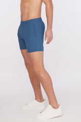 STRETCH-PERFORMANCE-SHORT MIT STRUKTURIERTER MATERIAL