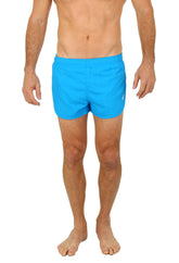 UZZI EN COURTE COURTE