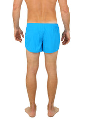 UZZI EN COURTE COURTE