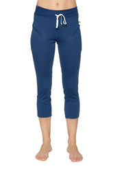Women’s royal navy blue 4/5 length zipper pocket capri yoga pants with white drawstring waistband and side pockets