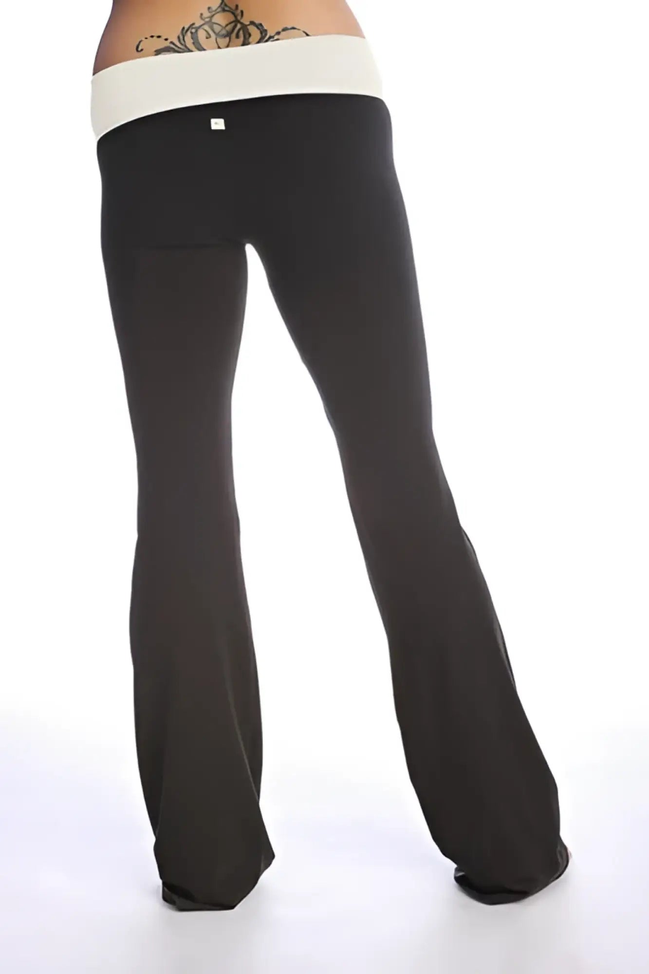 Black 4-rth women’s classic yoga pants with flared legs and contrasting white elastic waistband for activewear