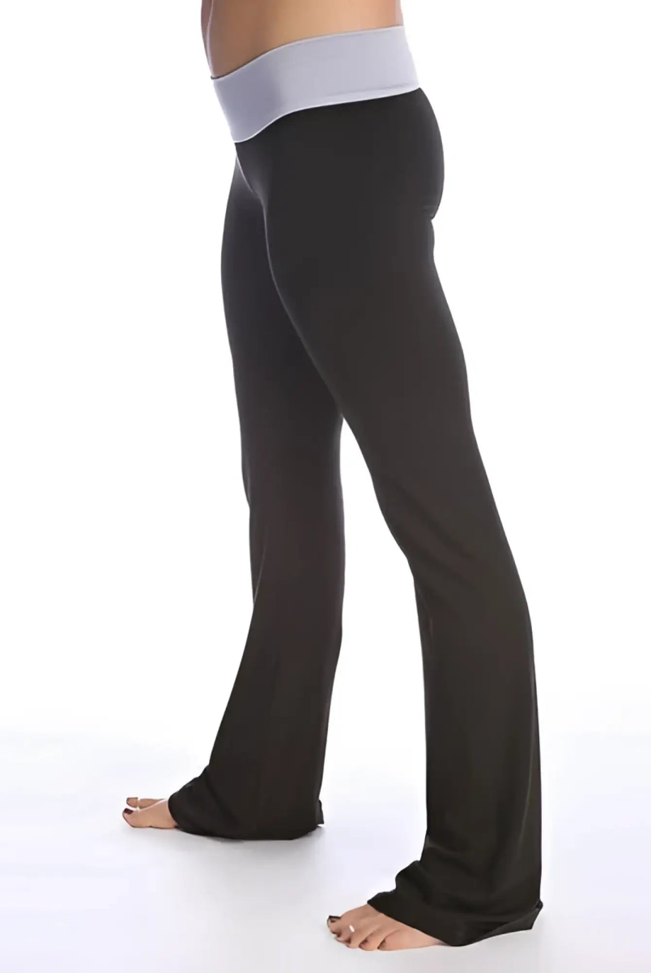 4-rth women’s classic yoga pant in black stretchy fabric with light gray elastic waistband for comfortable wear