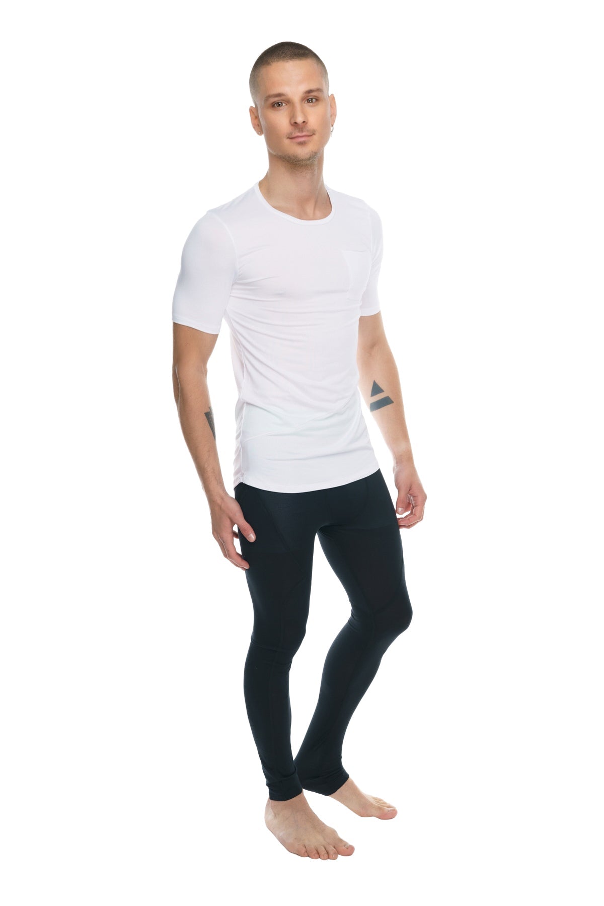 White short-sleeved crew neck perfect pocket tee paired with black form-fitting leggings for casual wear