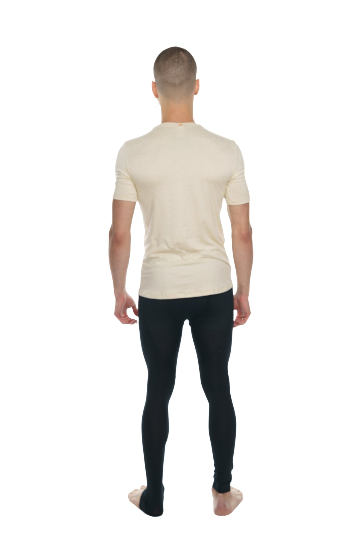 Cream-colored short-sleeved crew neck t-shirt with a perfect pocket in sand beige for casual wear