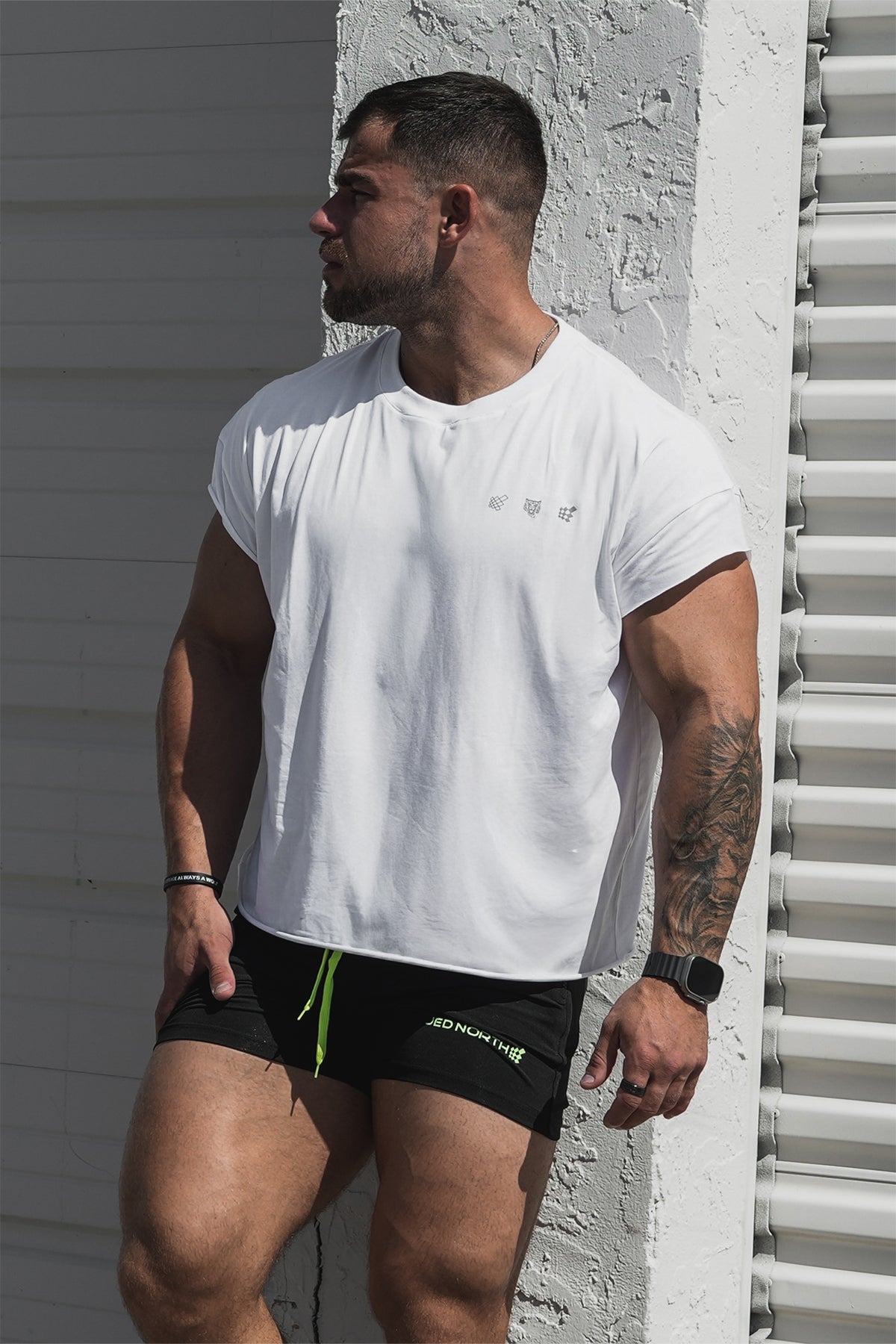 Jed North Oversized Raw-Cut Cropped T-Shirt für Herren – Weiß