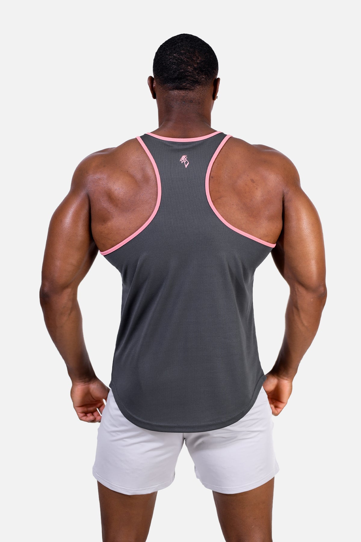 Jed North Herren schnelltrocknendes Bodybuilding-Workout-Stringer-Tanktop - Grau mit pinkfarbenem Besatz