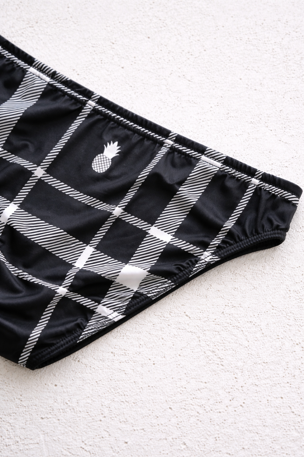 JJ Malibu Men's Men's Slimmer Bulge Briefs - OG Plaid