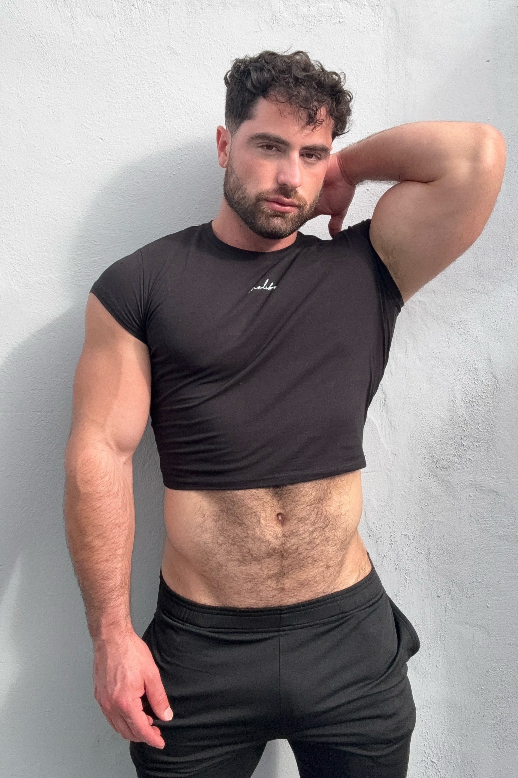 JJ Malibu Herren Muscle-Fit Crop-T-Shirt mit halben Ärmeln – Schwarz