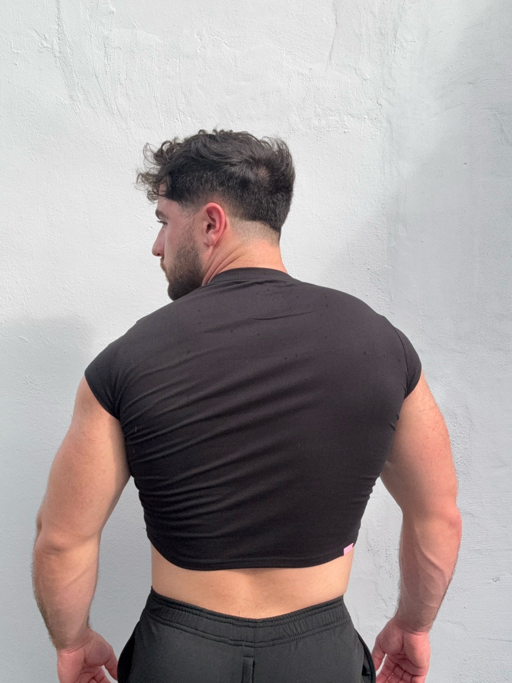JJ Malibu Herren Muscle-Fit Crop-T-Shirt mit halben Ärmeln – Schwarz