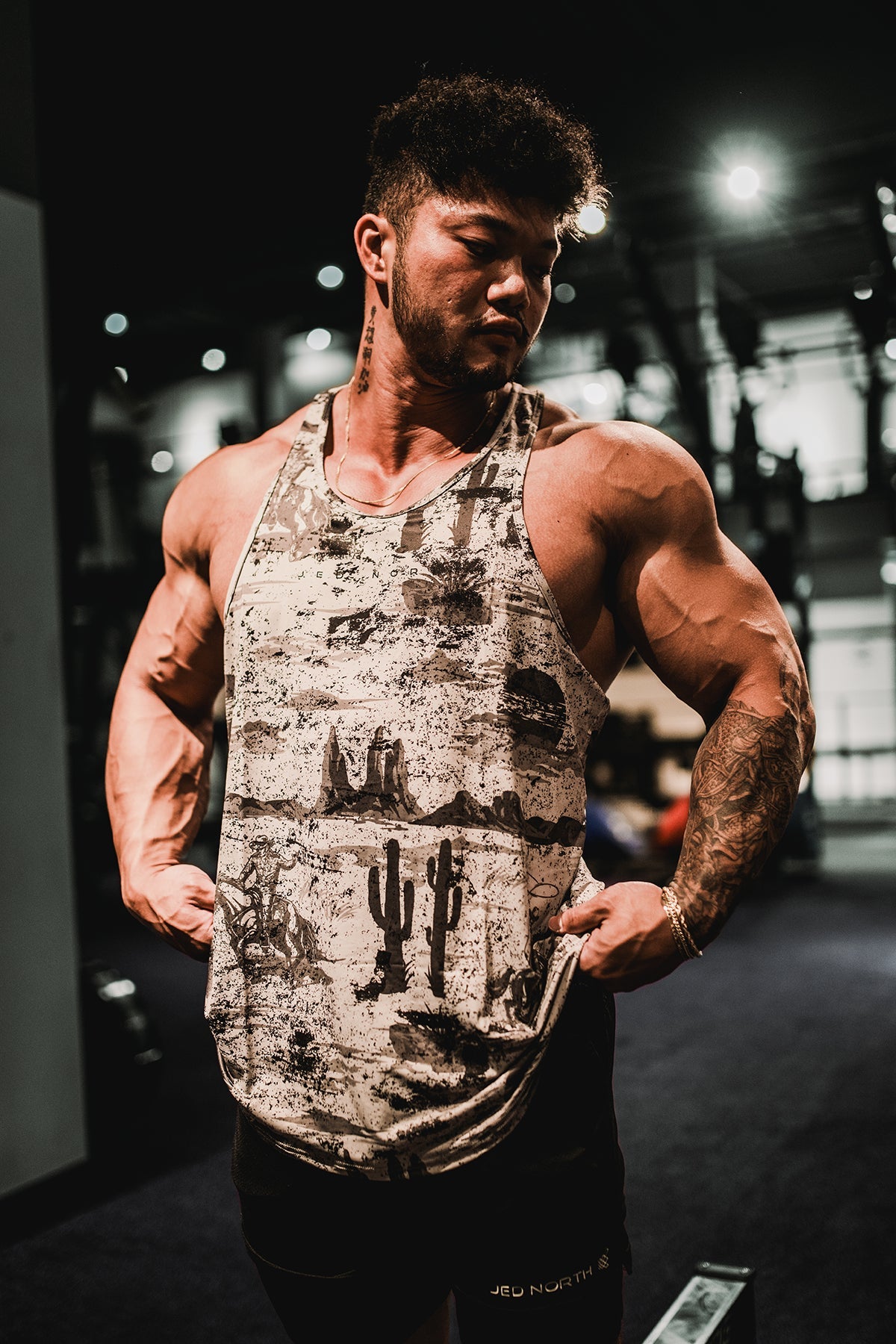 Jed North Herren Graphic Muscle Stringer – Rugged Outlaw