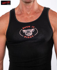 Hard Core 3905 Herren „Suck it Piggy“ Ripp-Tanktop – Schwarz
