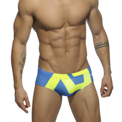 EXTRA-LARGE LOGO BRIEF
