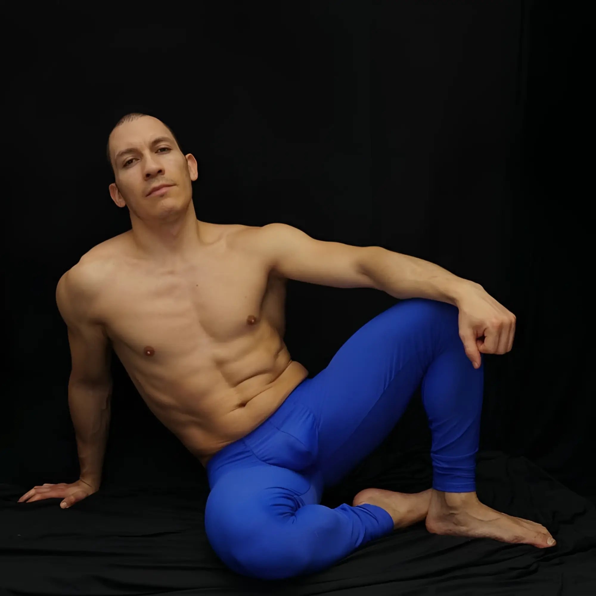 Blue arroyman bulge runner pants rn r016 form-fitting leggings in size m designed for athletic wear