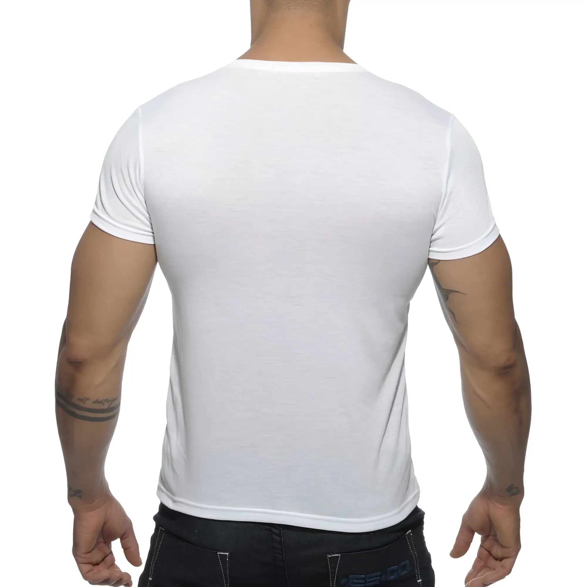 Basic v-neck t-shirt in white cotton with short sleeves perfect for casual everyday wear