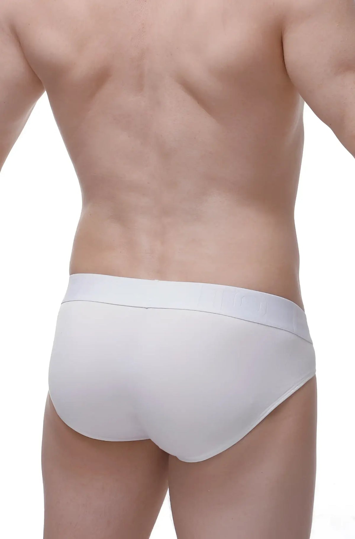 White briefs bikini lagny løve with smooth form-fitting design and subtle elastic waistband for comfortable wear