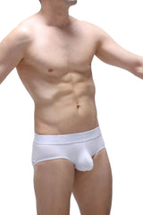 White men’s briefs with a smooth form-fitting design and elastic waistband made from soft modal fabric