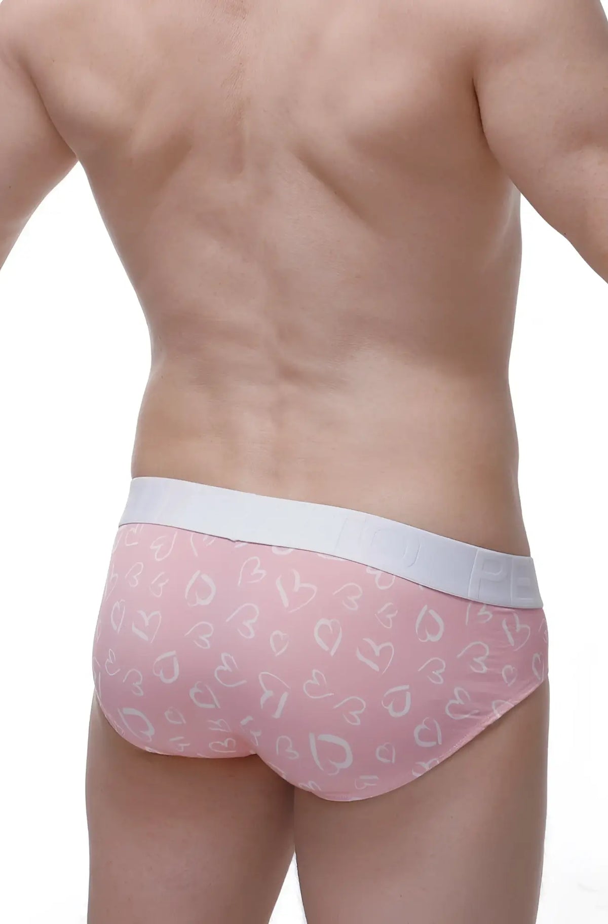 Pink men’s briefs brief dome løve with white heart pattern and light gray waistband for comfortable wear