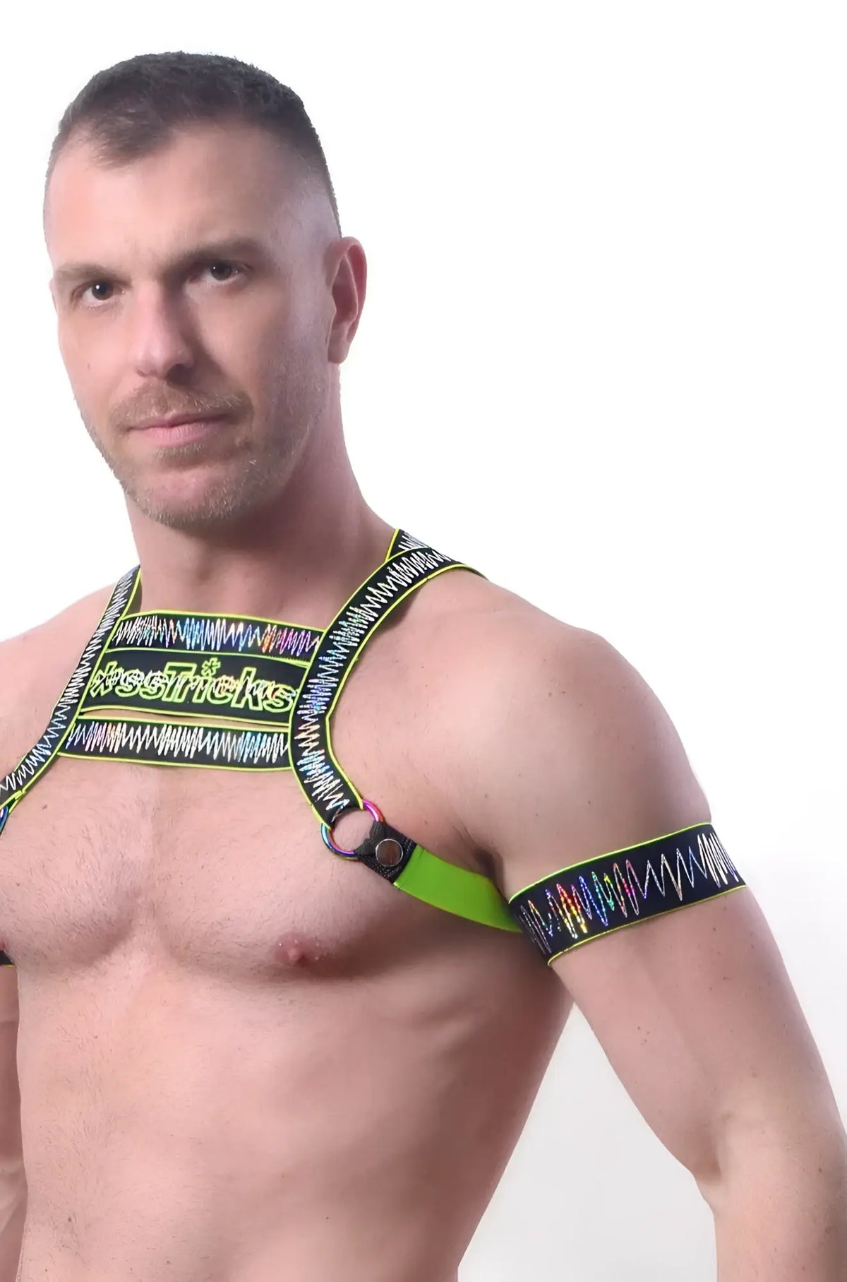 Neon green and black freetricks electro armband set of 2 with colorful wave pattern harness for active use