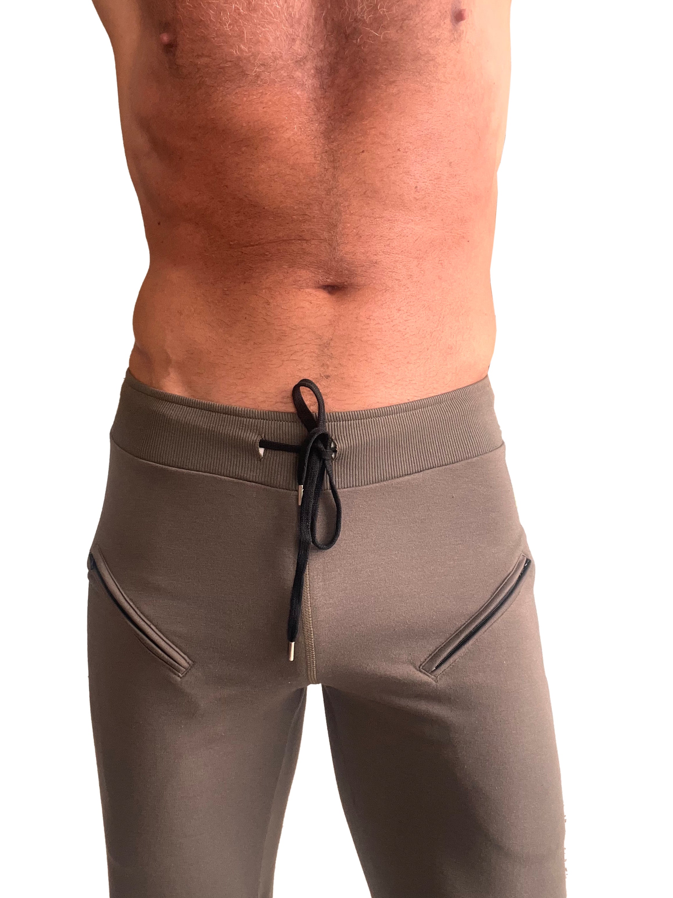 Mens 4/5 zipper pocket capri yoga pants in gray with ribbed waistband black drawstring and angled side pockets