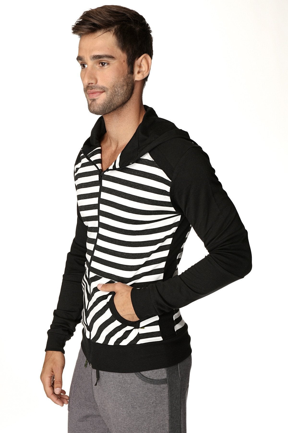 **Édition limitée** Sweat à capuche polaire de performance pour yoga Crossover, coupe ajustée (noir)