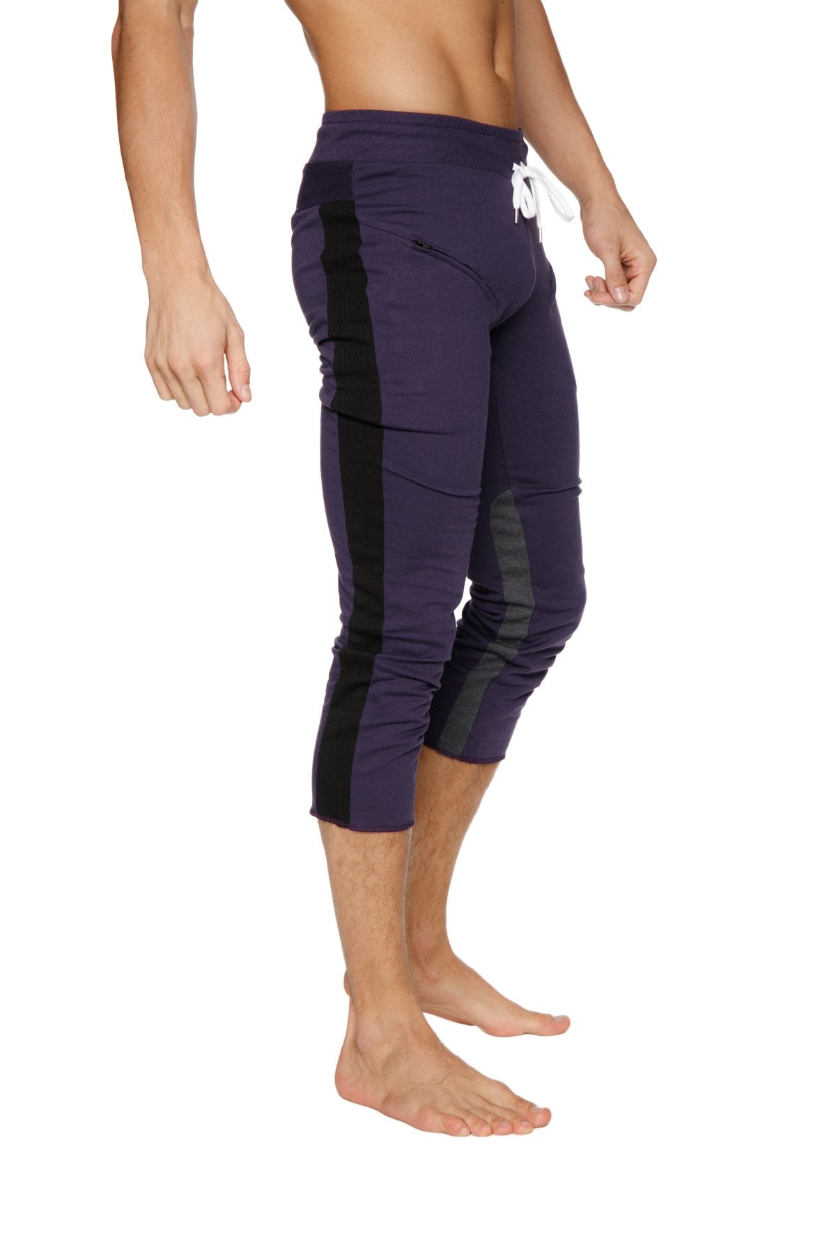 Mens 4/5 zipper pocket capri yoga pants in navy blue with black side panels and white drawstring waistband