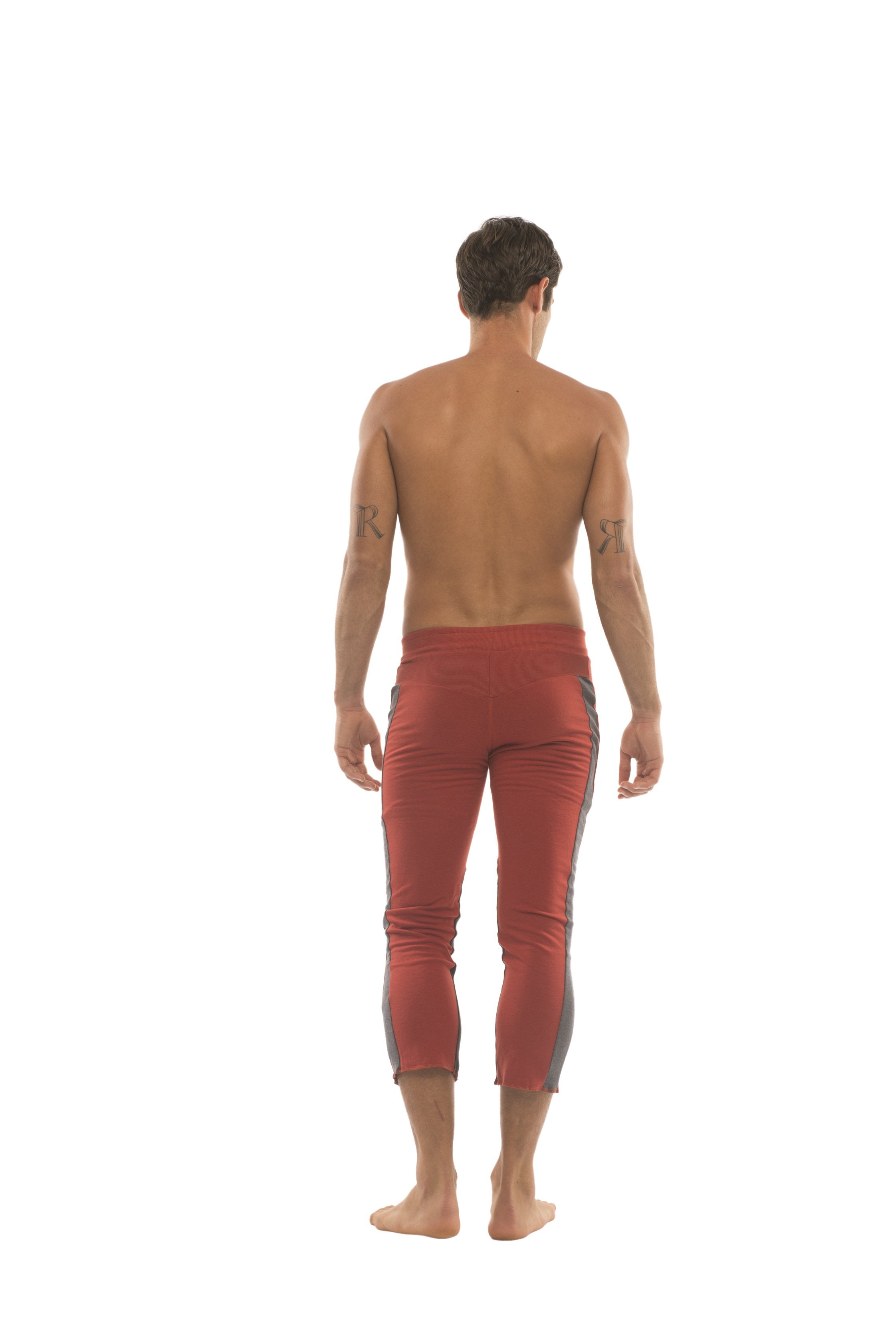 Men’s 4/5 zipper pocket capri yoga pants in red with charcoal and black gray side panels for active wear