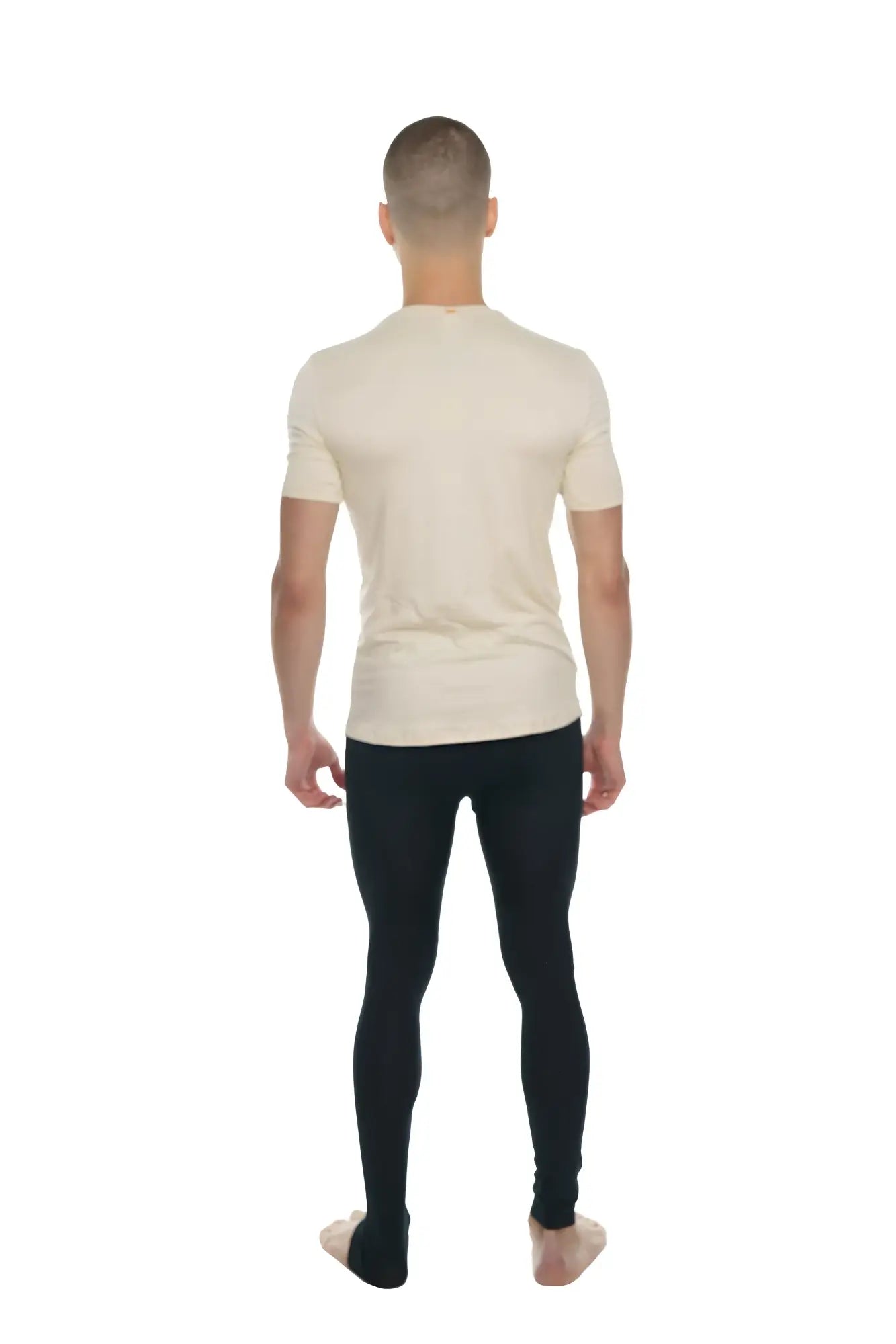 Cream-colored short-sleeved crew neck t-shirt with a perfect pocket in sand beige for casual wear