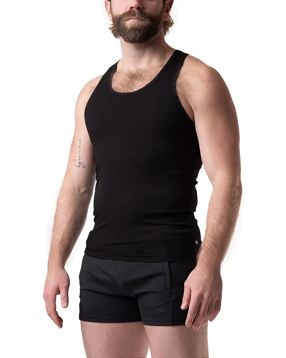 Black ribbed pig rib tank top with rounded neckline and seamless seams for comfortable wear