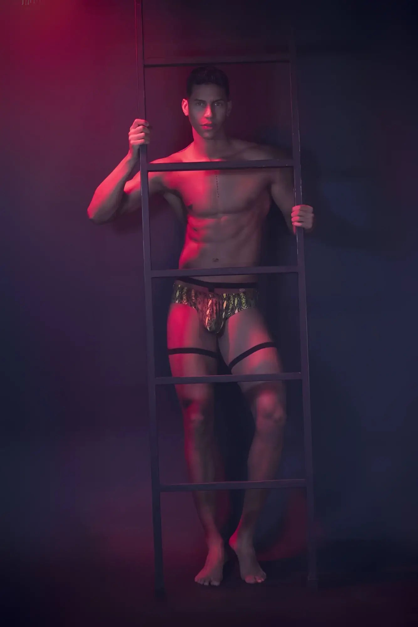 Pikante pik 0510 neon briefs neon green shiny gold and black patterned briefs with thin black straps