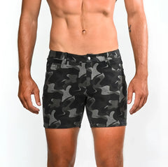 Printed stretch knit short in black and gray denim camouflage pattern for casual wear