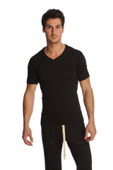 Black raglan virtual crew neck short-sleeved t-shirt with v-neck for casual wear
