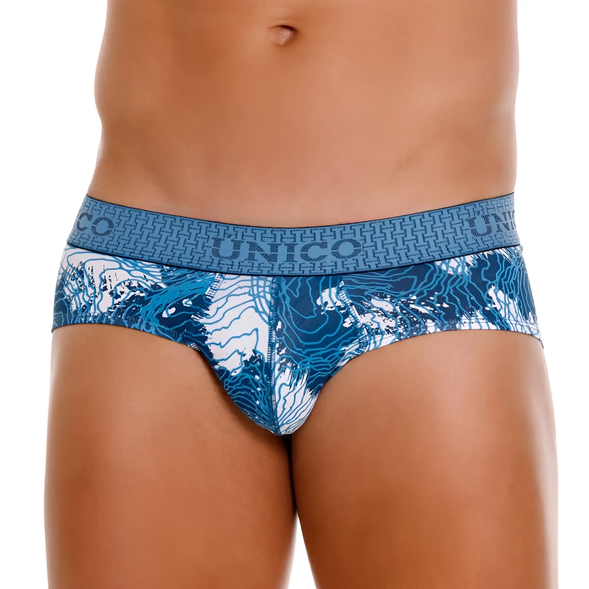 Unico barniz briefs in blue feature a white geometric waistband and patterned men’s briefs for everyday comfort