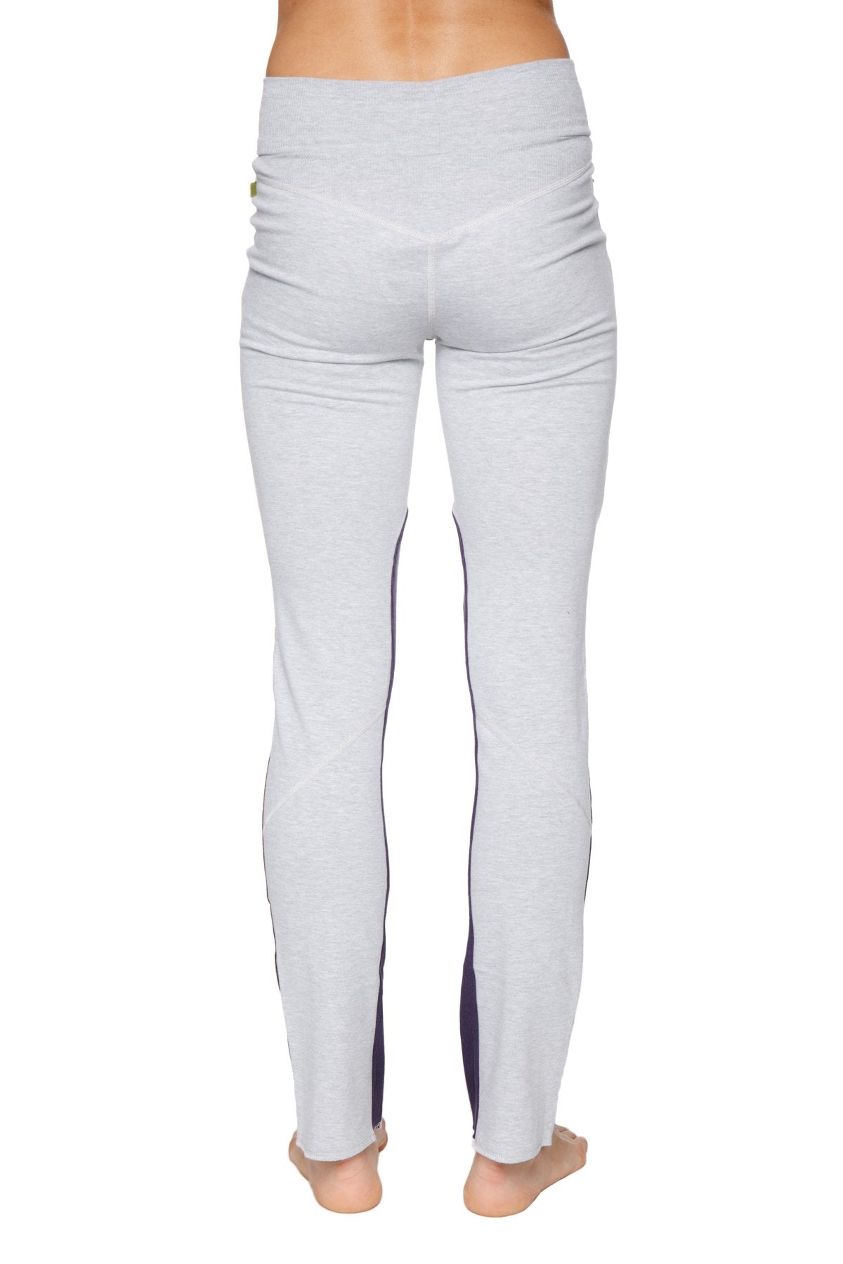 Women’s organic high-waisted light gray yoga pants with dark blue side panels for training and casual wear