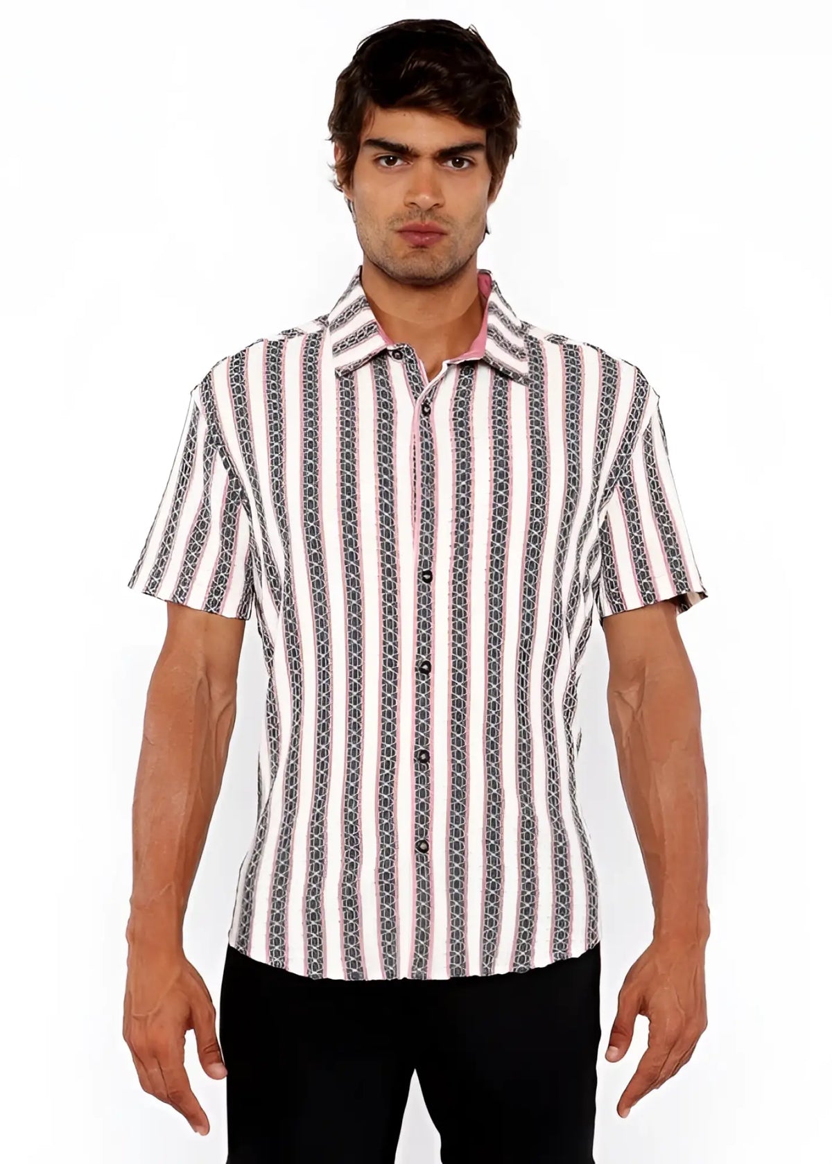 A man wearing a zigzag stripe open stretch knit short-sleeved shirt with white black and gray chain-like patterns